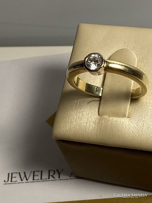 Női sárga arany gyűrű briliáns kővel! 58-as méret! 14 kt. certifikációval!